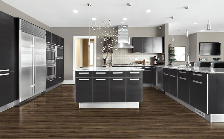 Best Kitchen Flooring Materials for Durability and Easy Maintenance